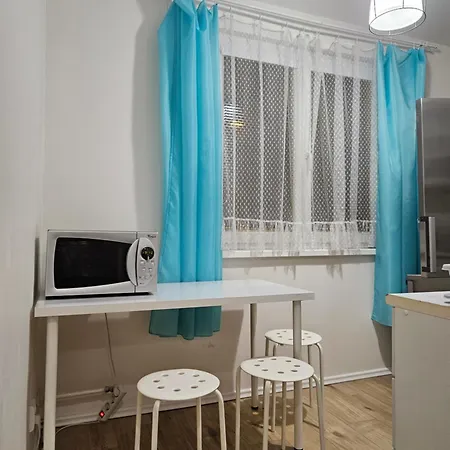 Cozy 3-room In Old Town Διαμέρισμα *