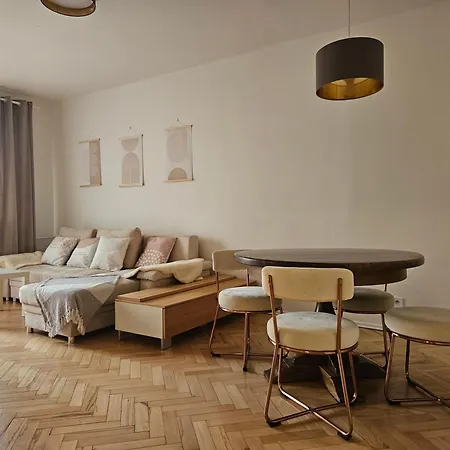 Cozy 3-room In Old Town Apartament *